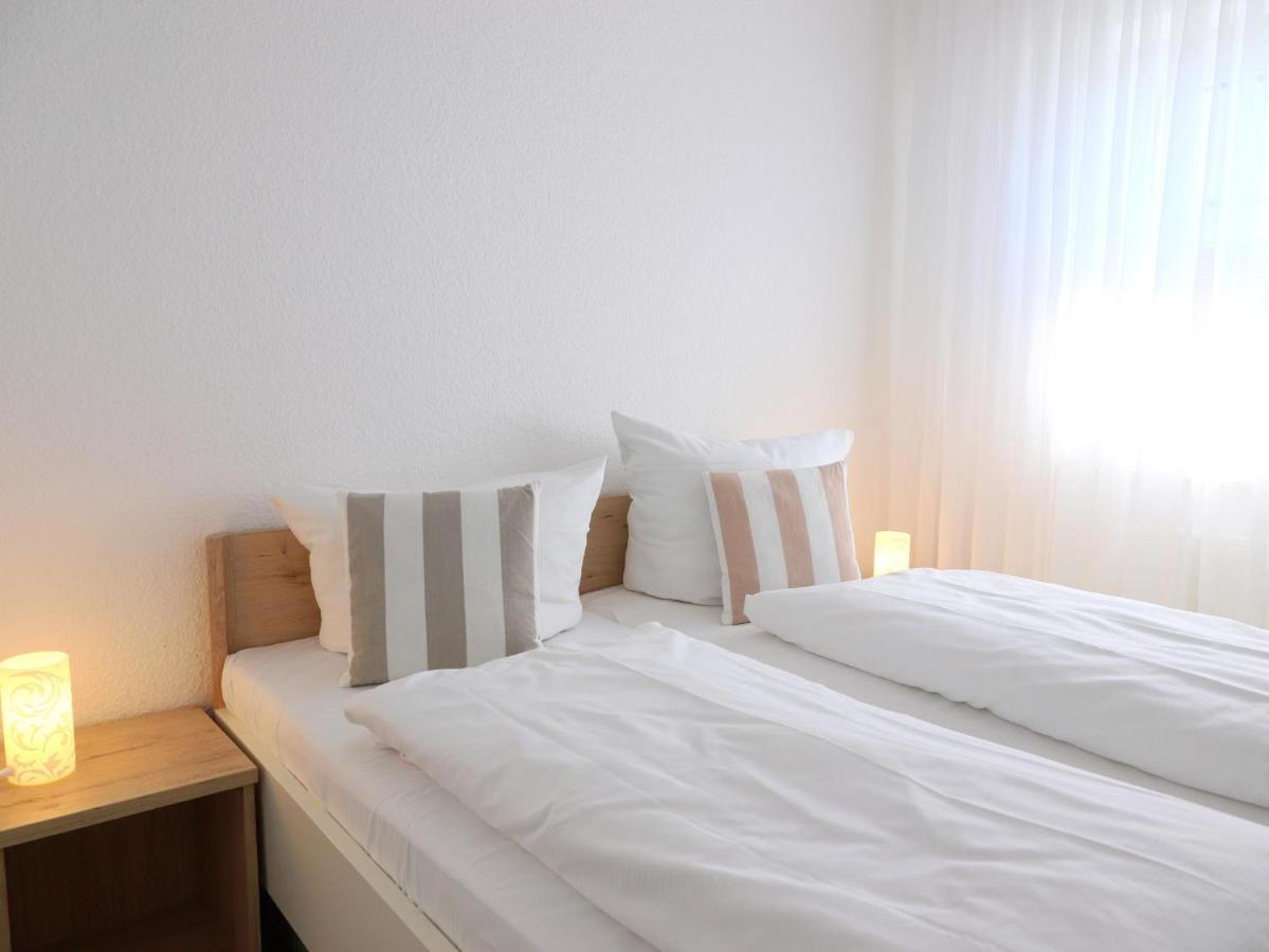 فيسترلاند Einfaches 2-Zimmer-Appartement Mit Balkon. المظهر الخارجي الصورة
